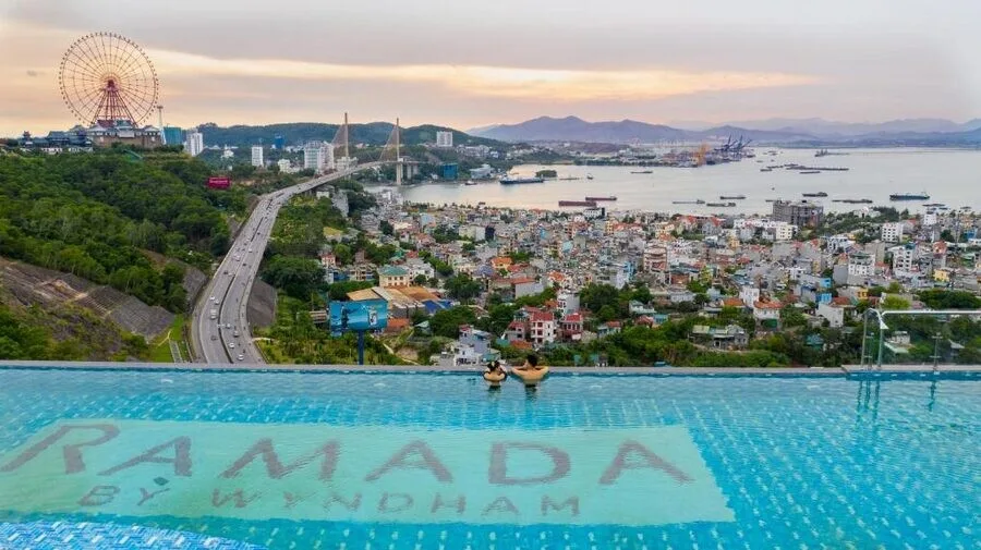 Ramada Halong (3)