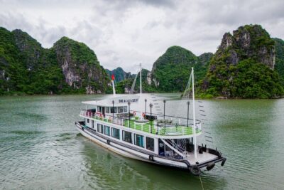 Du thuyền Dragon Cruise – Khám phá vịnh Hạ Long 6 tiếng