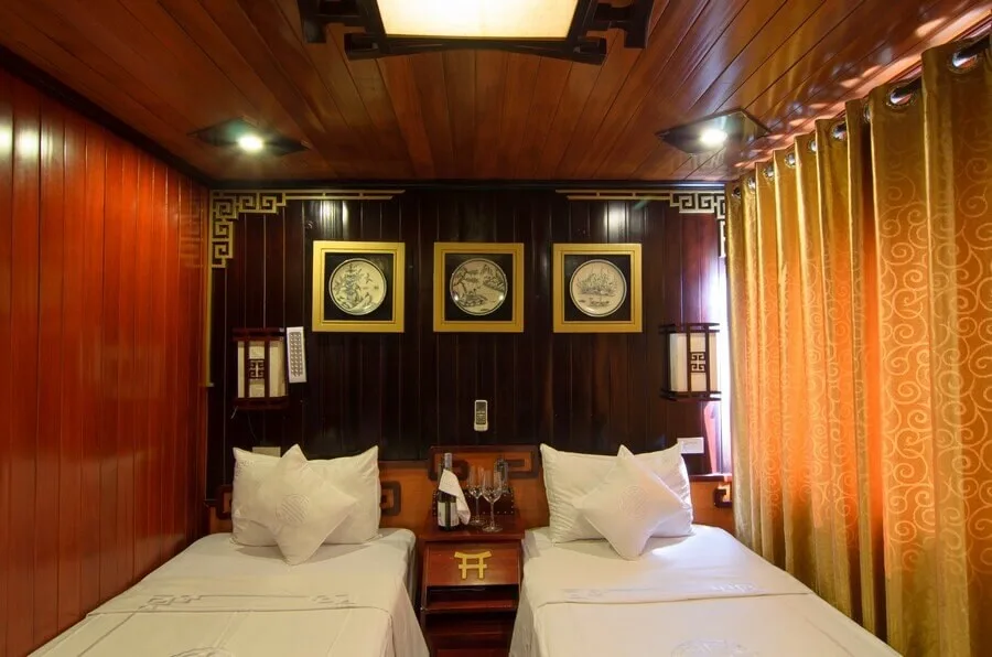 Dragons Pearl Cruise Explore Bai Tu Long Bay 16