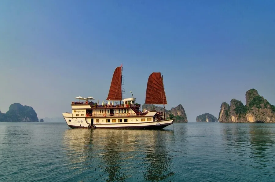 Dragons Pearl Cruise Explore Bai Tu Long Bay 5