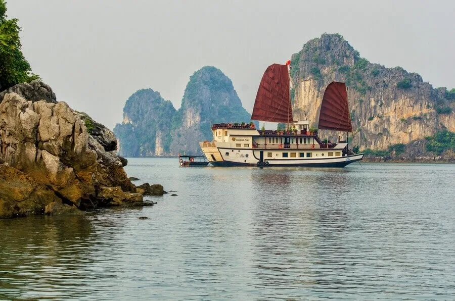 Dragons Pearl Cruise Explore Bai Tu Long Bay 6