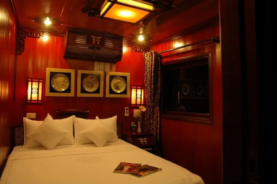 Dragons Pearl Cruise Explore Bai Tu Long Bay 8