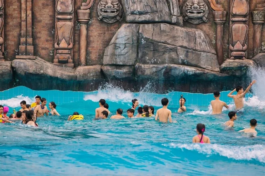 Cong Vien Nuoc Ha Long (4)