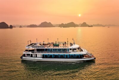 Detailed Timetable of Halong Bay Cruise Tours During the Day (Morning, Afternoon, Evening)