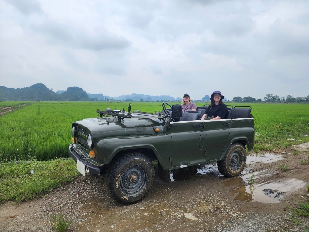 Ninh Binh Jeep Tour ( 2 Day – Bai Dinh- Hoa Lu- Trang An- Mua Cave)