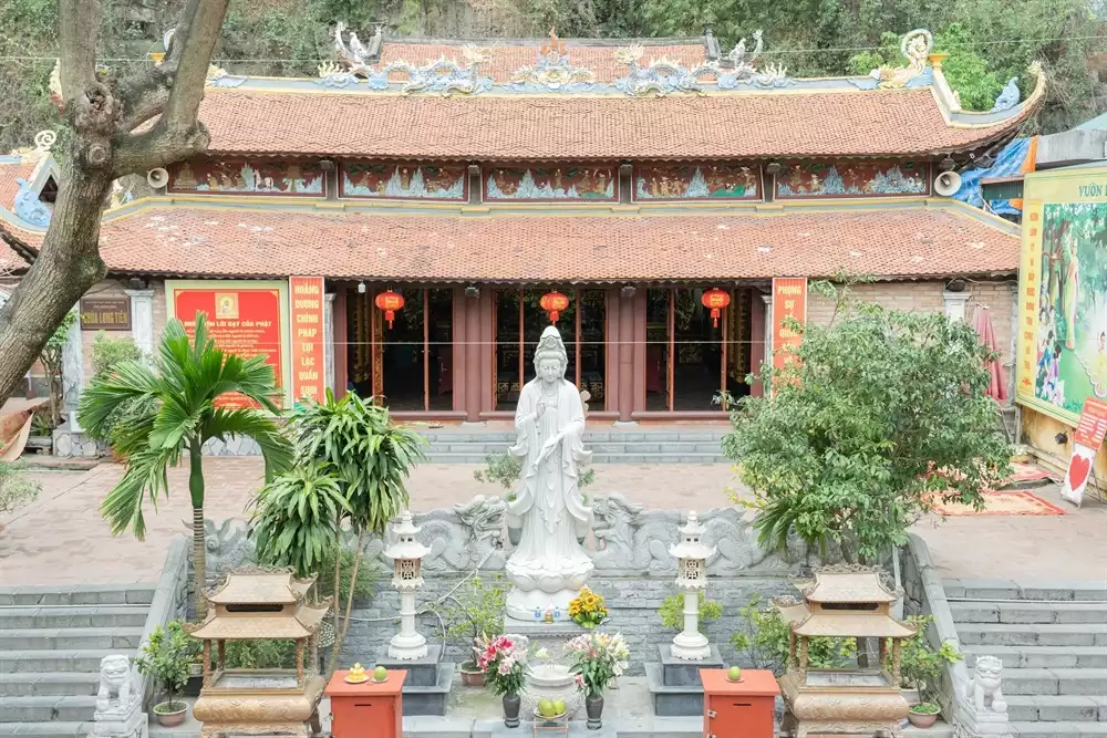 Long Tien Pagoda 