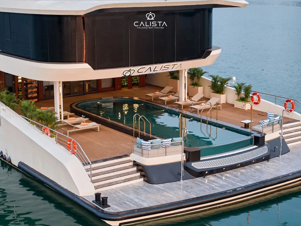 Du thuyền Calista Cruise