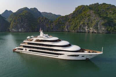 Top Luxury Overnight Cruises in Lan Ha Bay