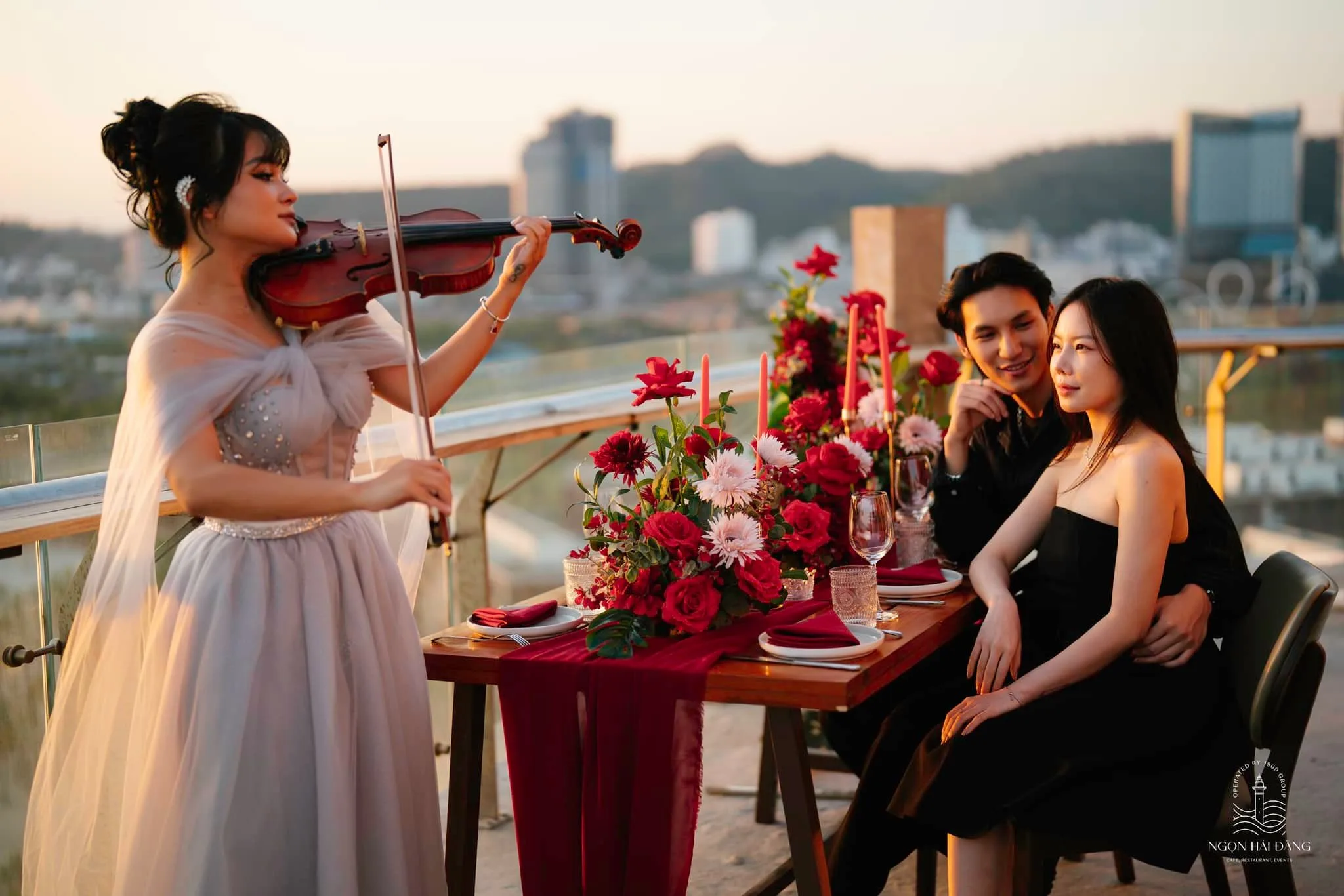 Khoảnh khắc lãng mạn tại Ngọn Hải Đăng Bãi Cháy