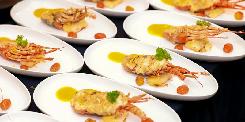 Buffet Hai San Kem Nua Con Tom Hum Tren Du Thuyen 5 Sao Ambassador Dinner Cruise Vinh Ha Long 21 16052024115809
