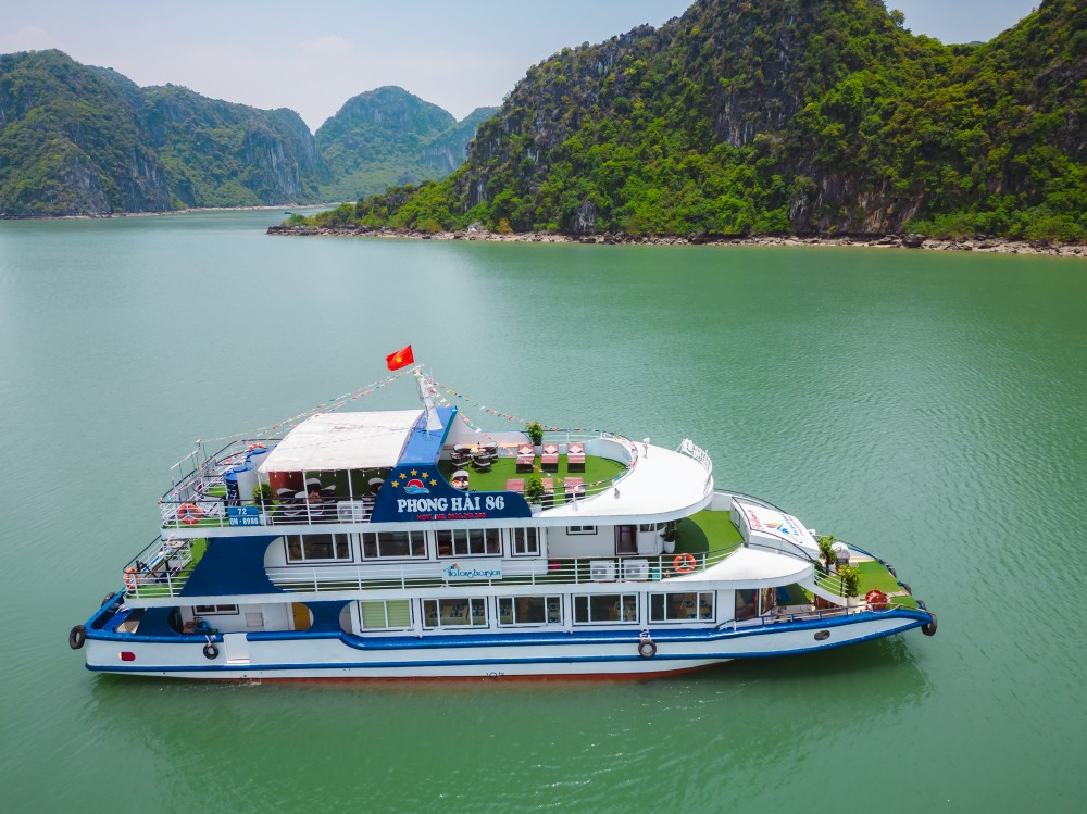 Phong Hai Cruise – Halong Bay 6 hours (72 guests)