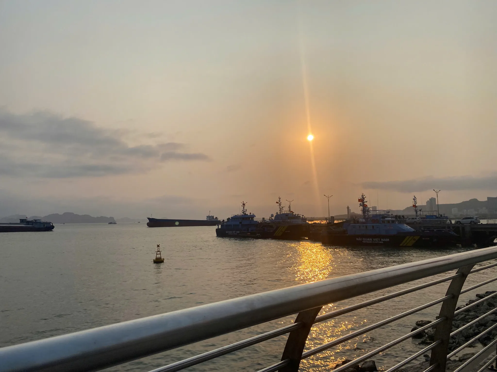 Hoàng Hôn Bến Đoan Hạ Long