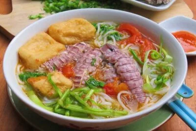 Đi Hạ Long ăn gì? Ở đâu? List 20+ đặc sản Hạ Long bạn nên thử!