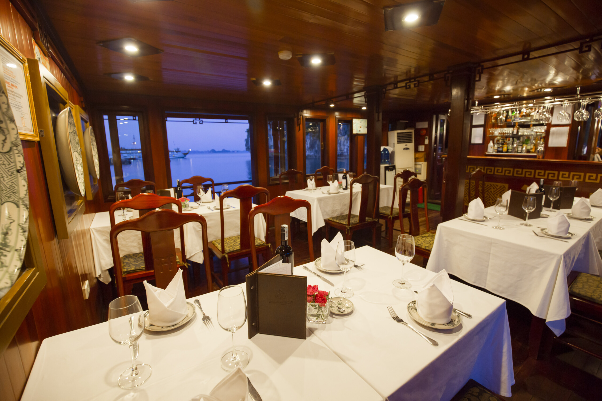 Dragon's Pearl Junk Indoor Dining Area