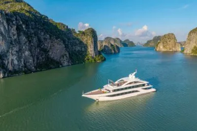 Leona Cruise- Explore Halong Bay 7 hours