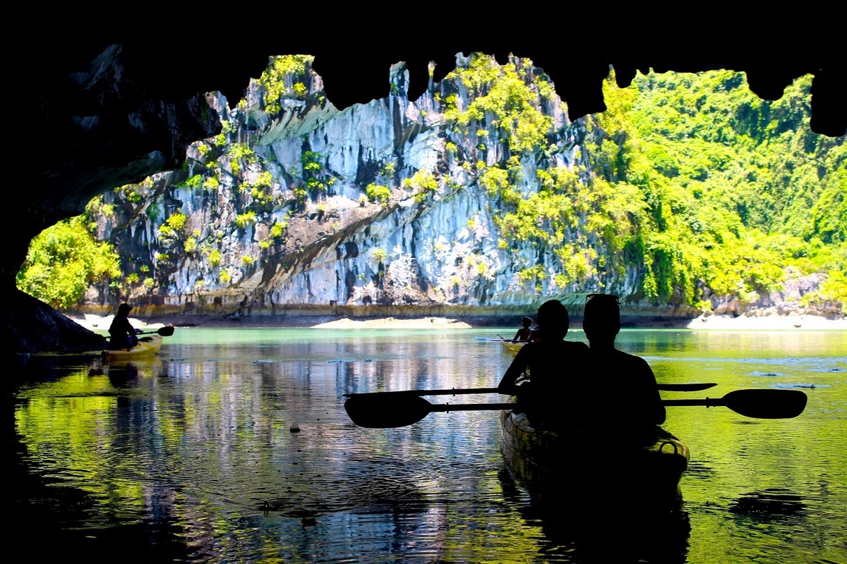 Kayaking at Ba Hang area