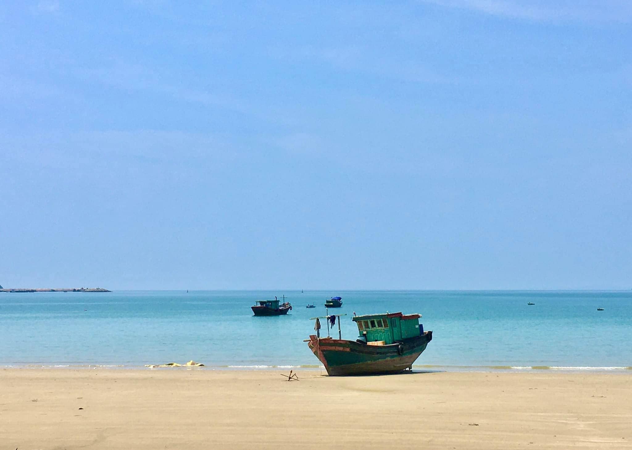 Bãi biển Bắc Vàn 