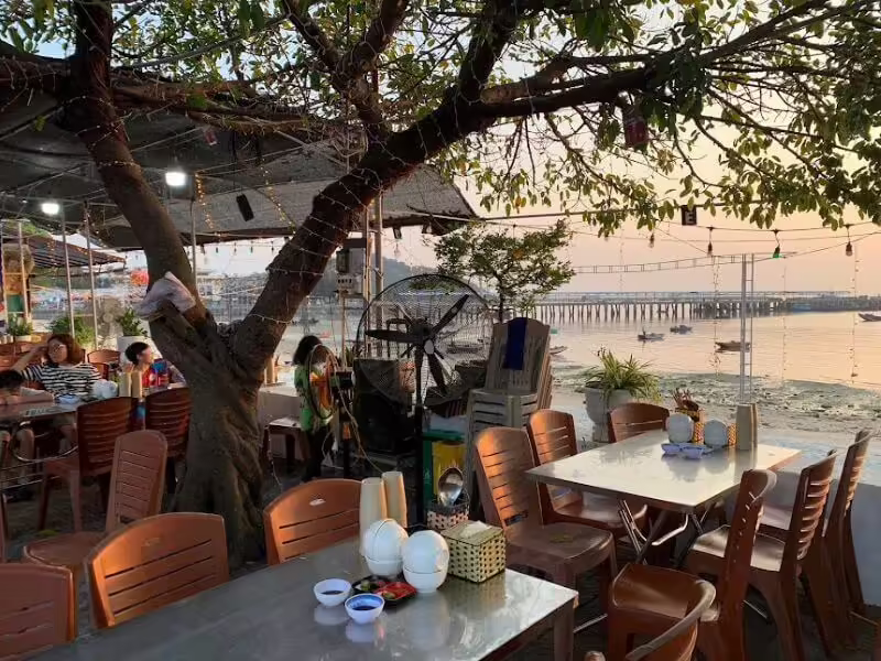 Nhà hàng Biển Đông Cô Tô & Coffee