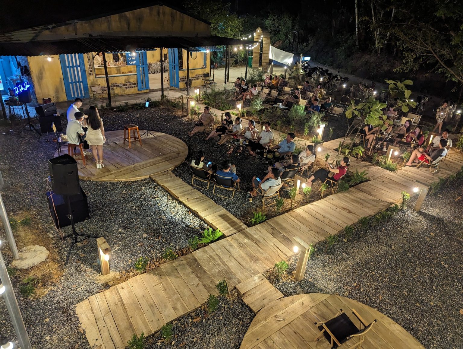 Tiệm Cafe Cầu Mỵ