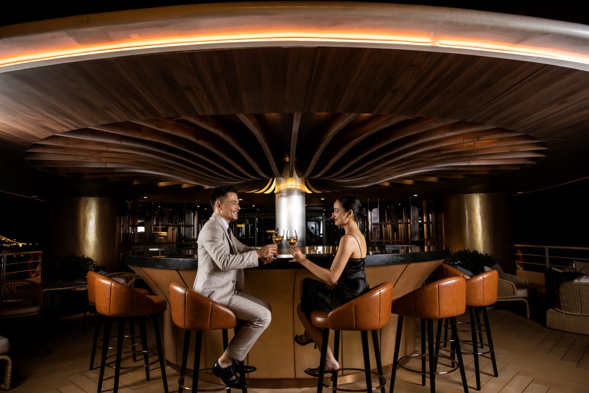 Carina Bar & Sea Stars Lounge