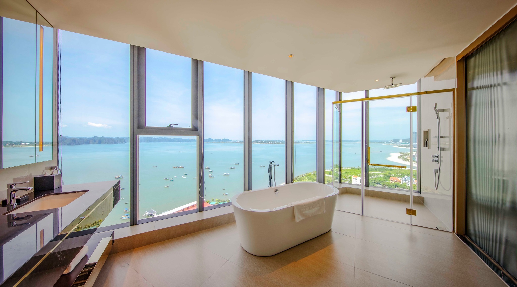 Tại Sao Nên Chọn Radisson Blu Hạ Long?