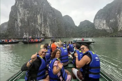 Vivu Halong Customer (1)