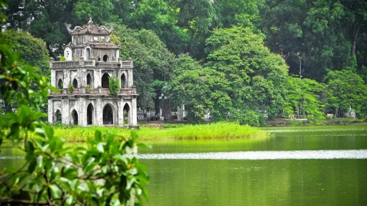 Hoan Kiem Lake 6