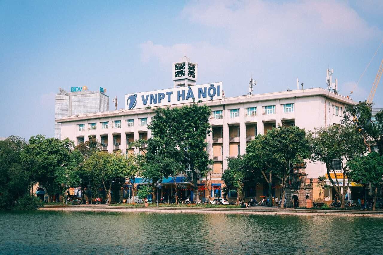 The Stunning View Of The Vnpt Building In Hanoi.