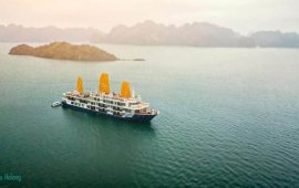 Halong Bay cruise for tourists from Ho Chi Minh City